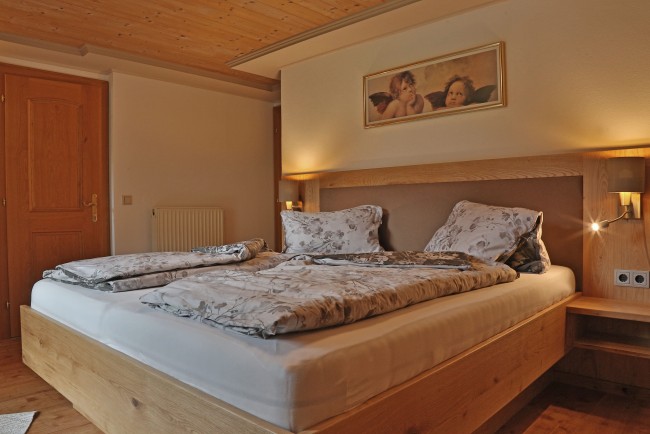 Schlafzimmer in der Giebelwohnung