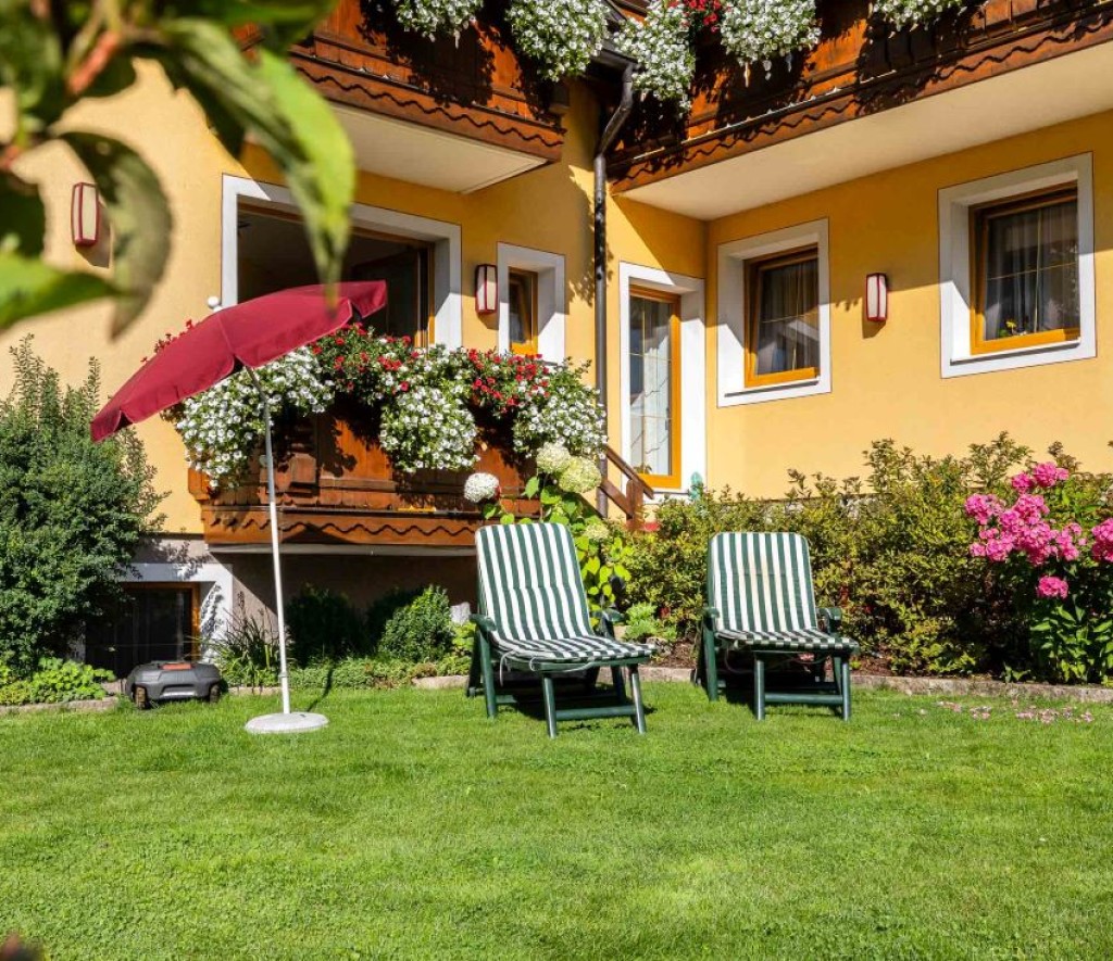 Sonnenbaden im Garten © Christian Fischbacher