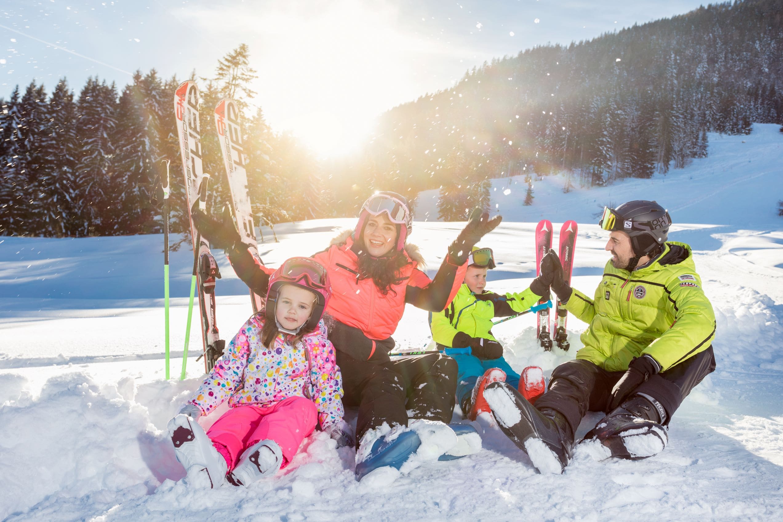 Winterurlaub mit der Familien im Skigebiet Dachstein West und Lammertal © TVB St. Martin_Bernhard Moser