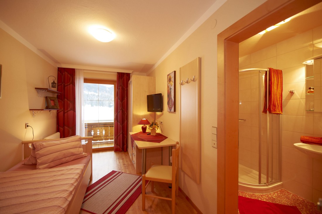 Helles und freundliches Einzelzimmer mit Frühstück