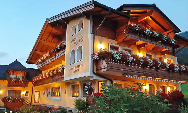 Erholsamer Urlaub im gemütlichen Ferienhaus in St. Martin im Salzburgerland.